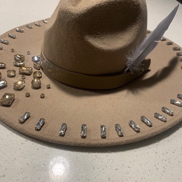 Hat - Picture 3 of 5